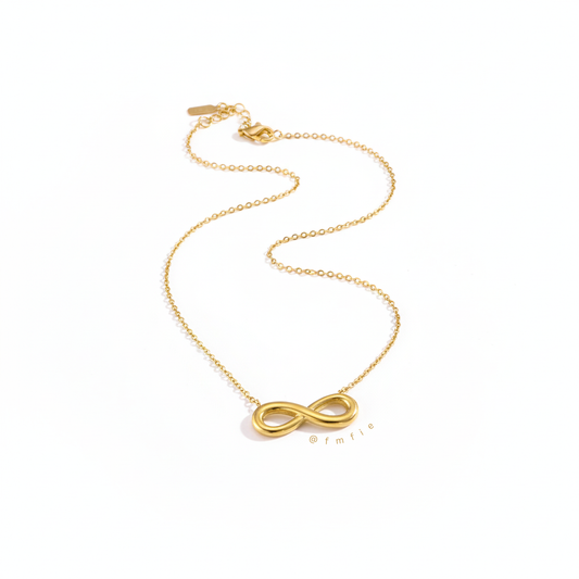 Evie - Infinity Pendant